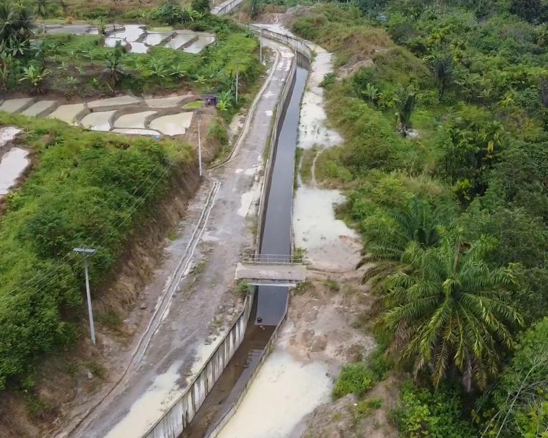 800 引水渠路.jpg